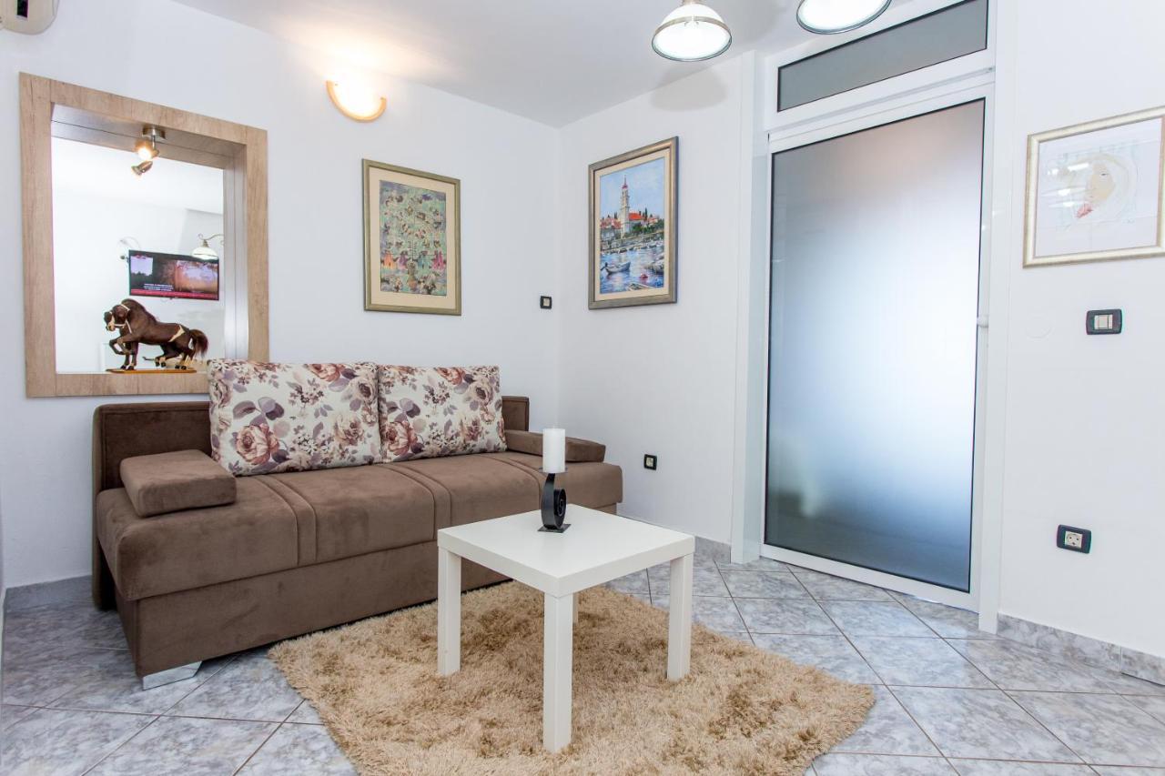 Apartments Desiree Sutivan Εξωτερικό φωτογραφία