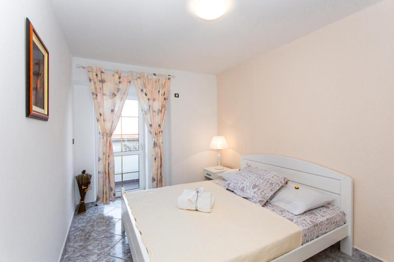 Apartments Desiree Sutivan Εξωτερικό φωτογραφία