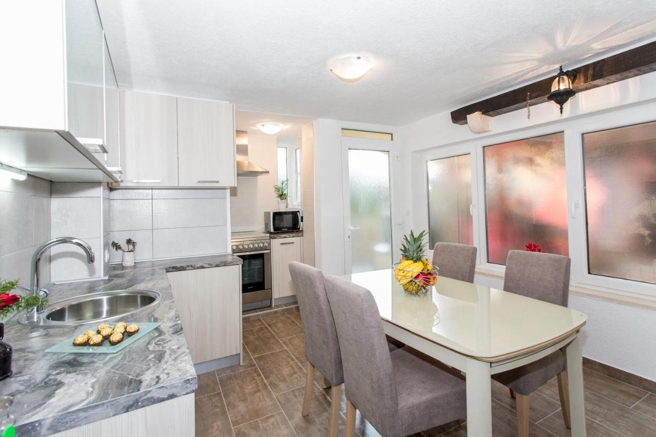 Apartments Desiree Sutivan Εξωτερικό φωτογραφία