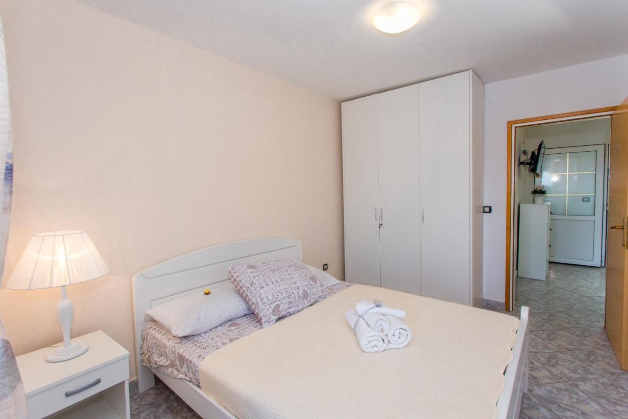 Apartments Desiree Sutivan Εξωτερικό φωτογραφία