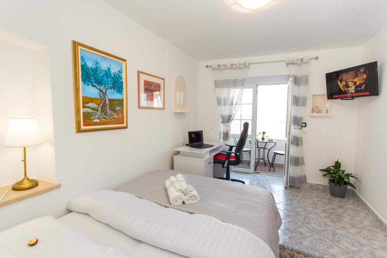 Apartments Desiree Sutivan Εξωτερικό φωτογραφία