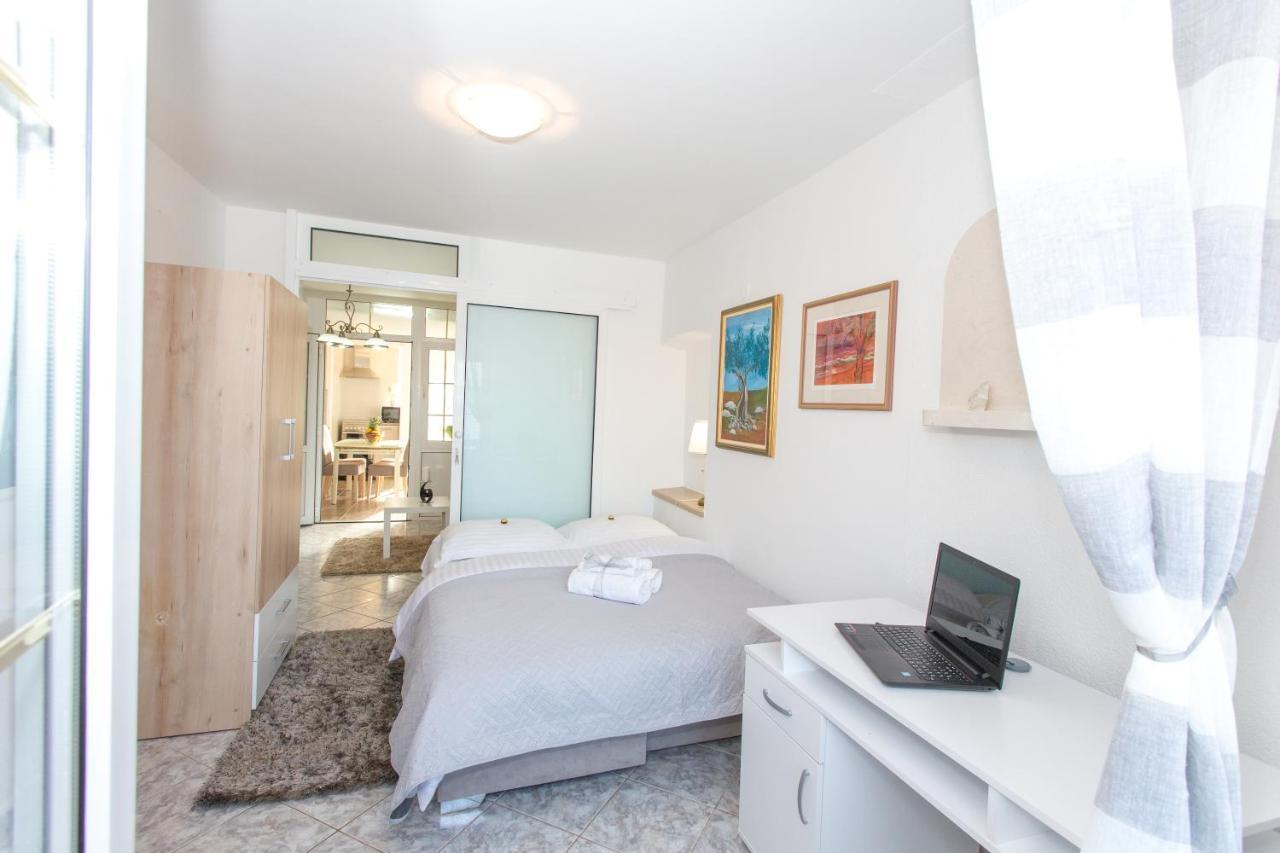 Apartments Desiree Sutivan Εξωτερικό φωτογραφία